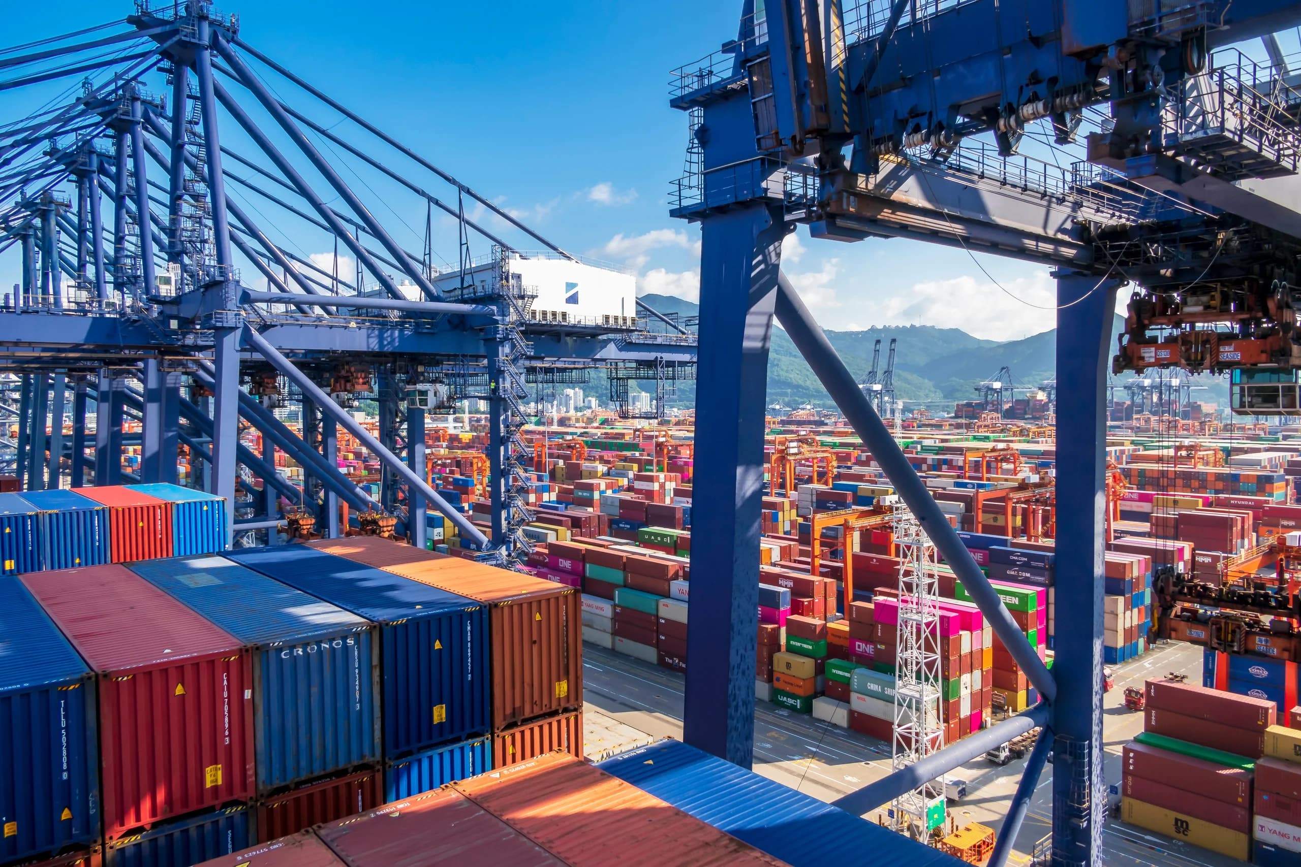 Industrial port and container terminal representing Falcon Sánchez industry experience