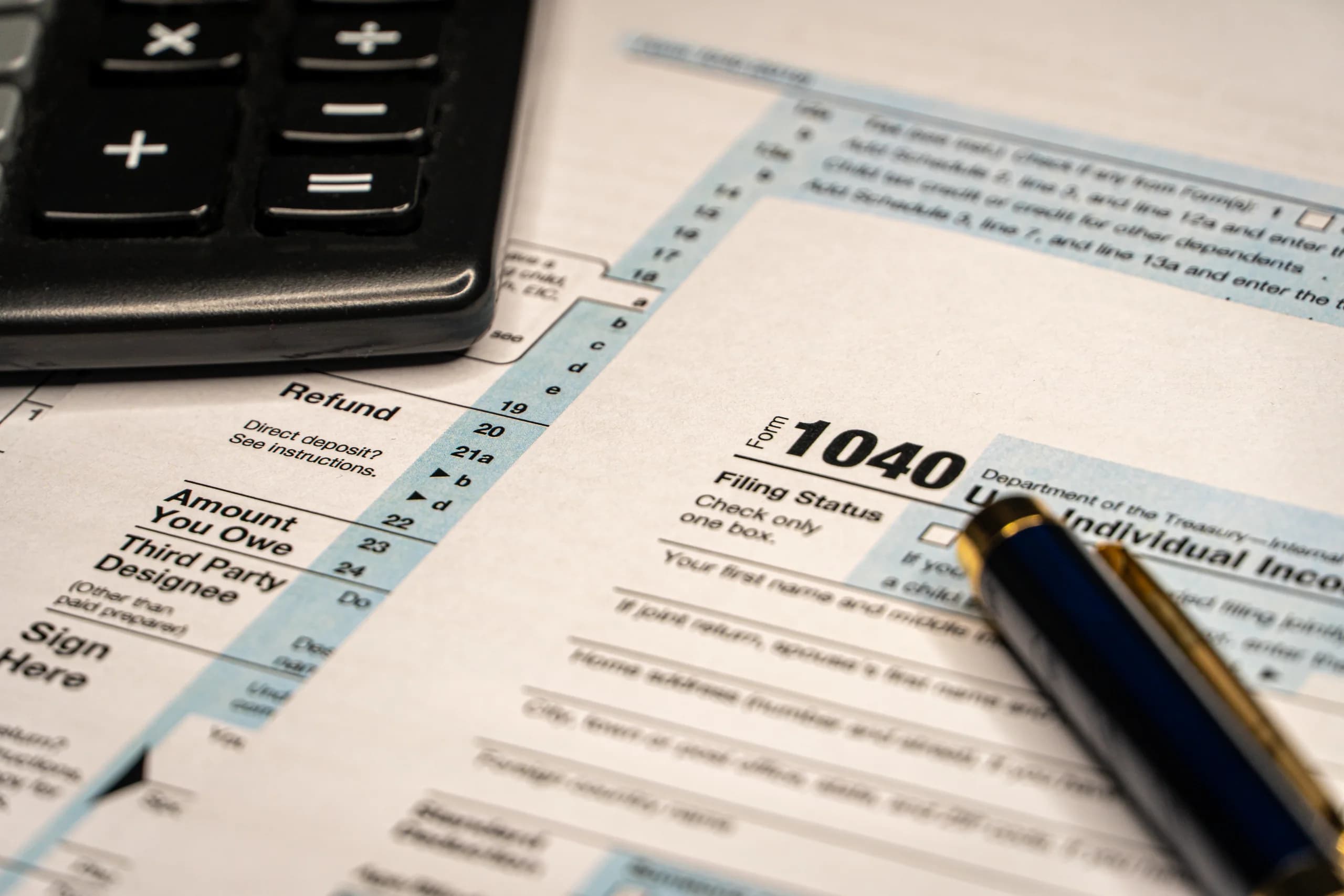1040 tax form and documents for tax advisory planning